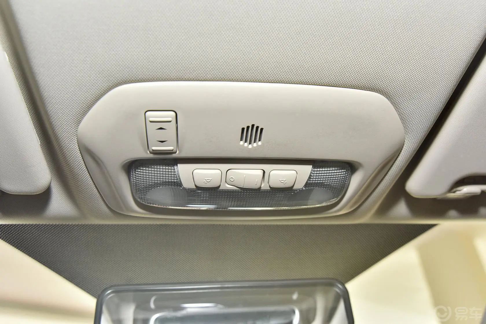 福睿斯1.5L 手动舒适型前排车顶中央控制区