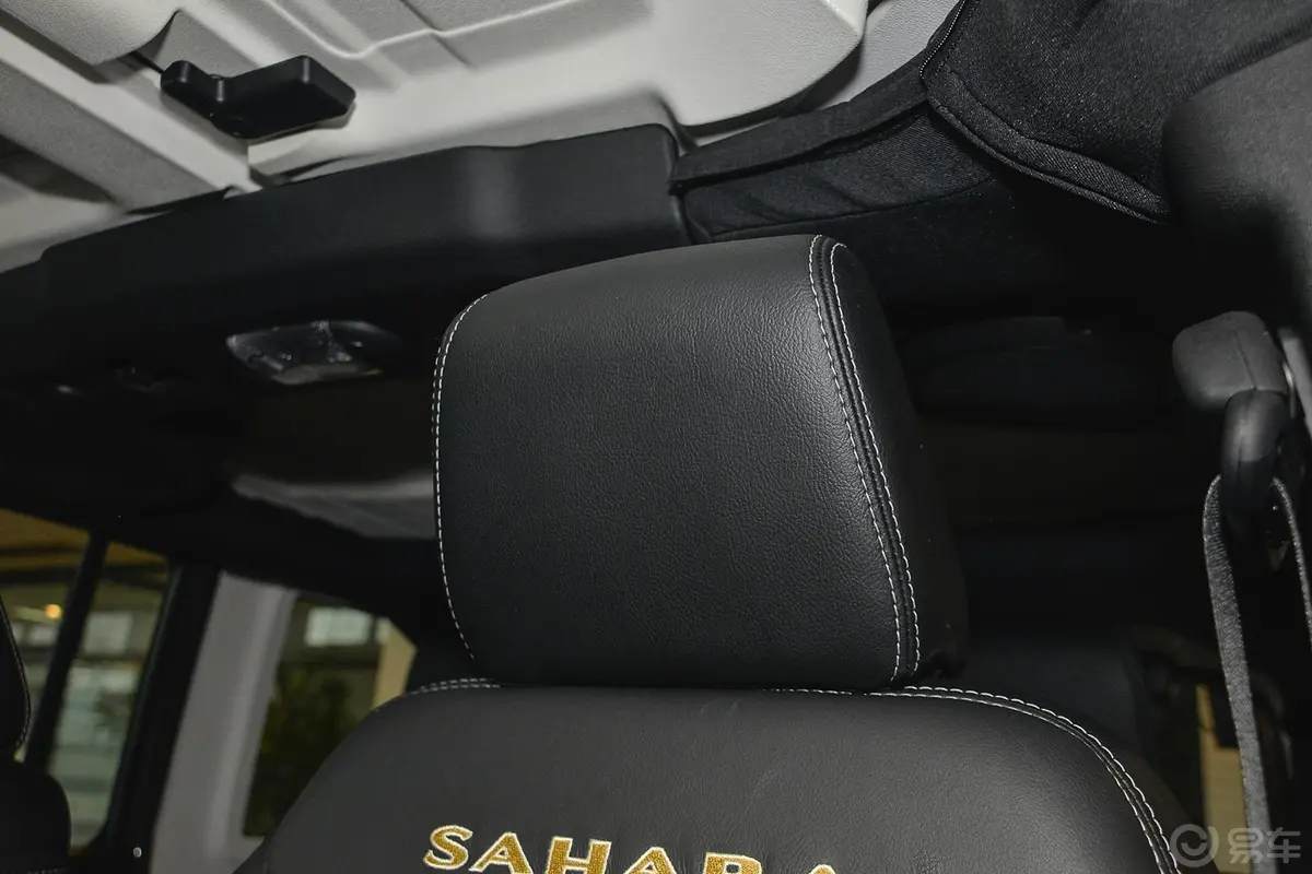 牧马人3.0L 自动 四门舒享版Sahara驾驶员头枕