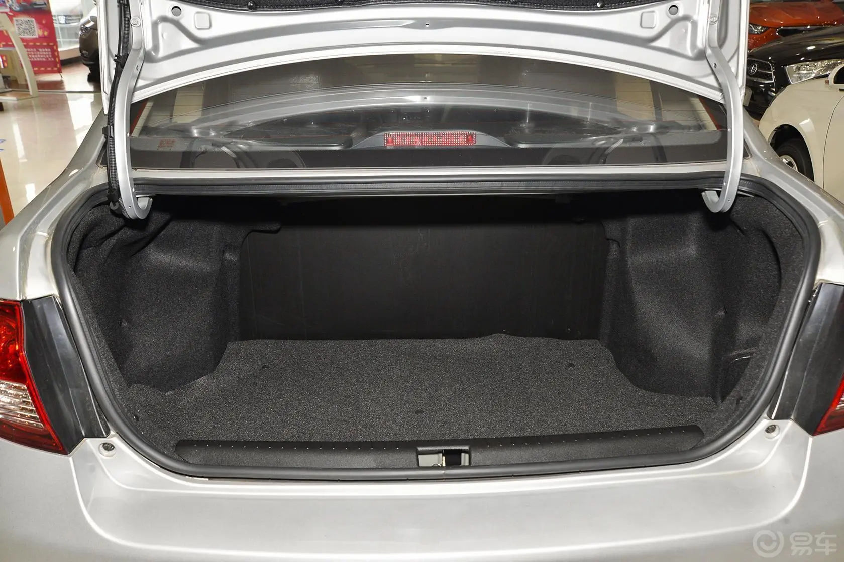 威志V51.5L 自动 精英版行李箱空间