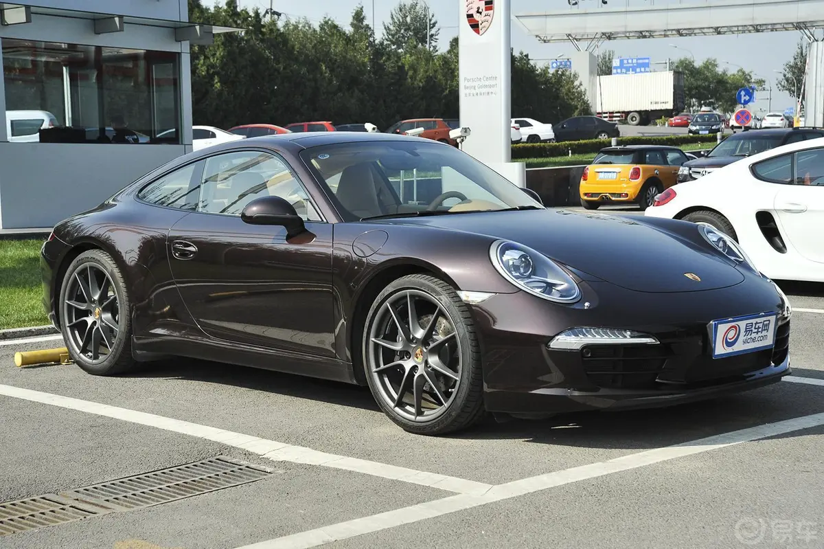 保时捷911Carrera 3.4L Style Edition侧前45度车头向右水平