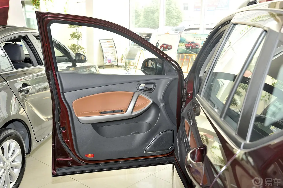 海马S51.5T CVT 舒适型运动版驾驶员侧车门内门板