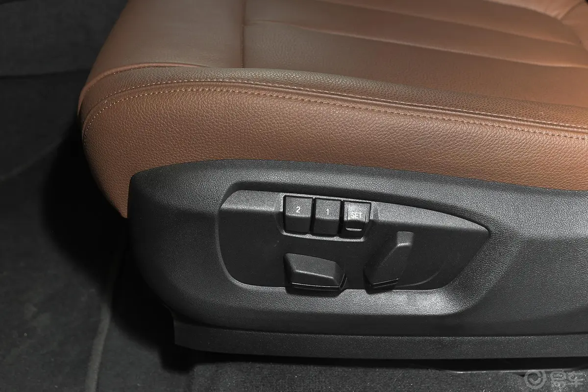 宝马X5(进口)xDrive35i 典雅型座椅调节键