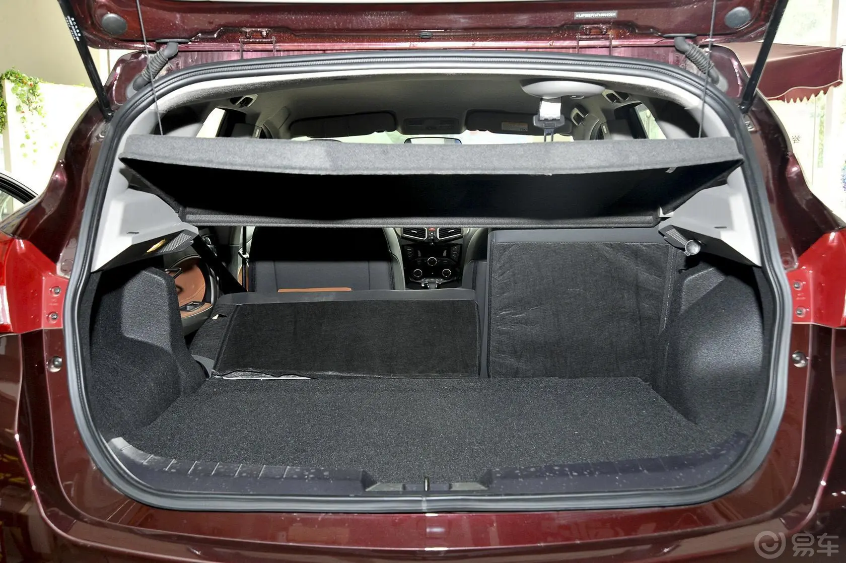 海马S51.5T CVT 舒适型运动版行李箱空间（后排左放倒）