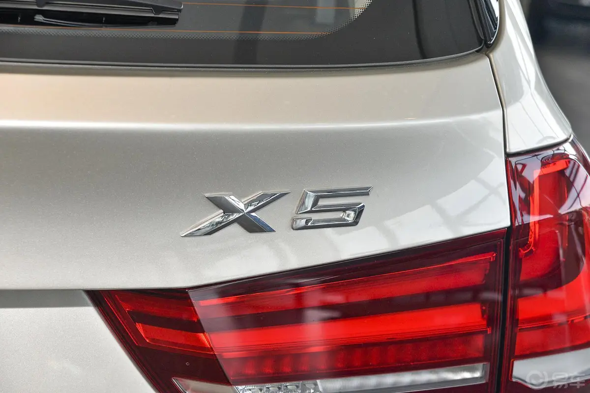 宝马X5(进口)xDrive35i 典雅型尾标