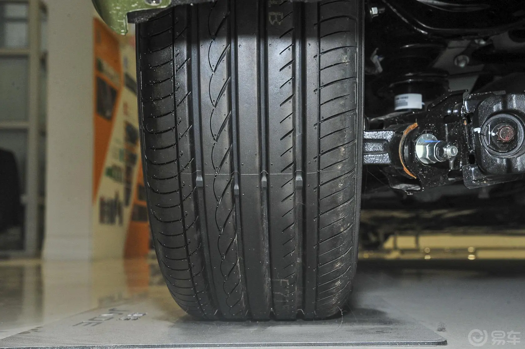 杰德1.8L 5AT 舒适精英型（五座）轮胎花纹