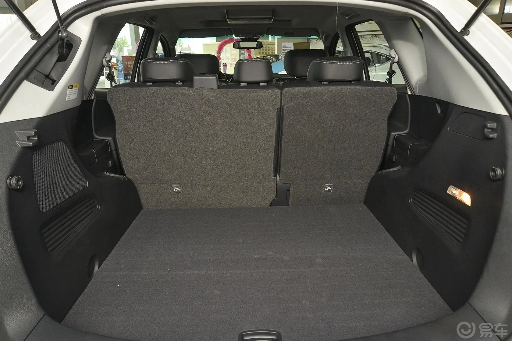 大7 SUV2.2T 自动 两驱 智尊型行李箱空间