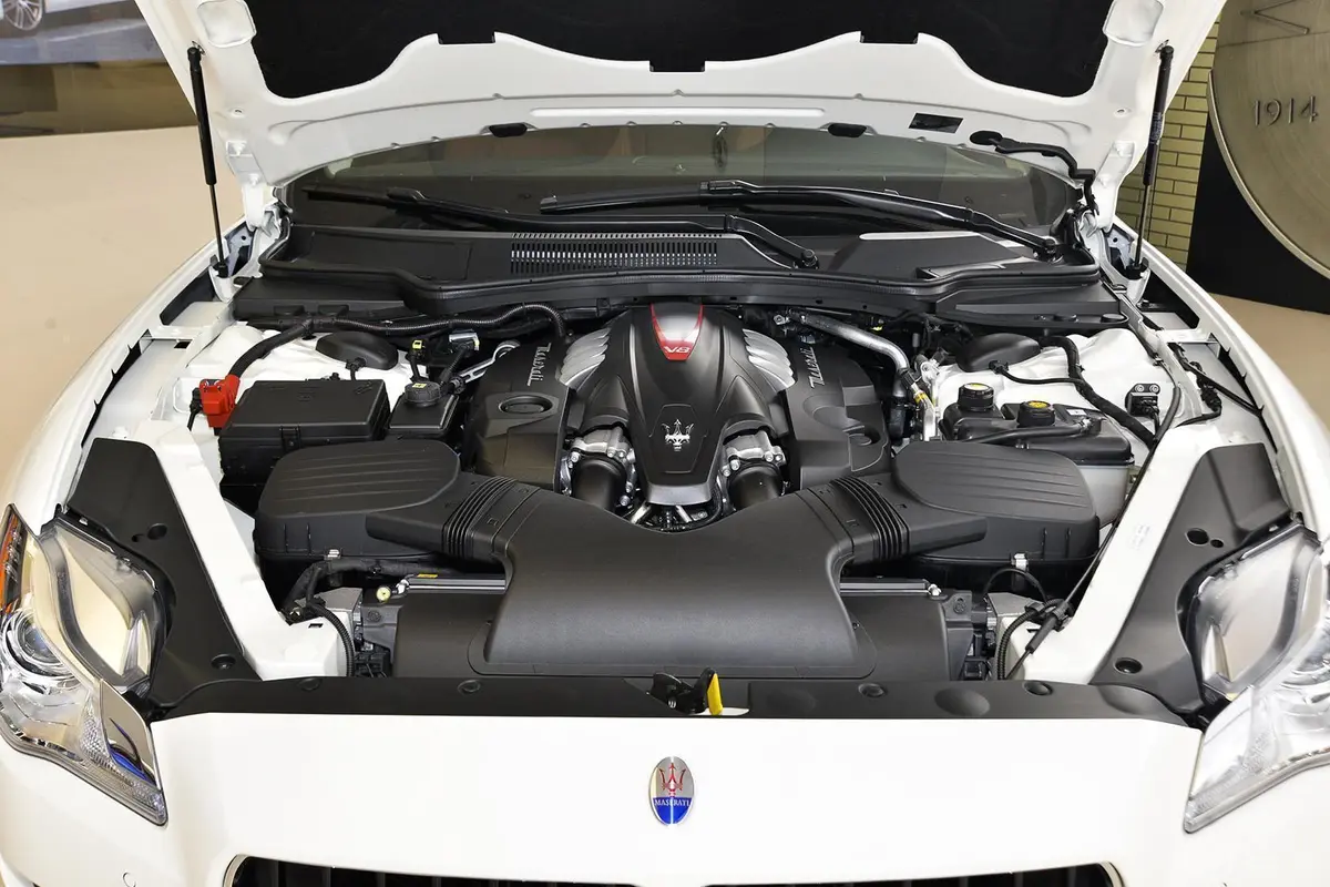 Quattroporte3.8T 标准型发动机
