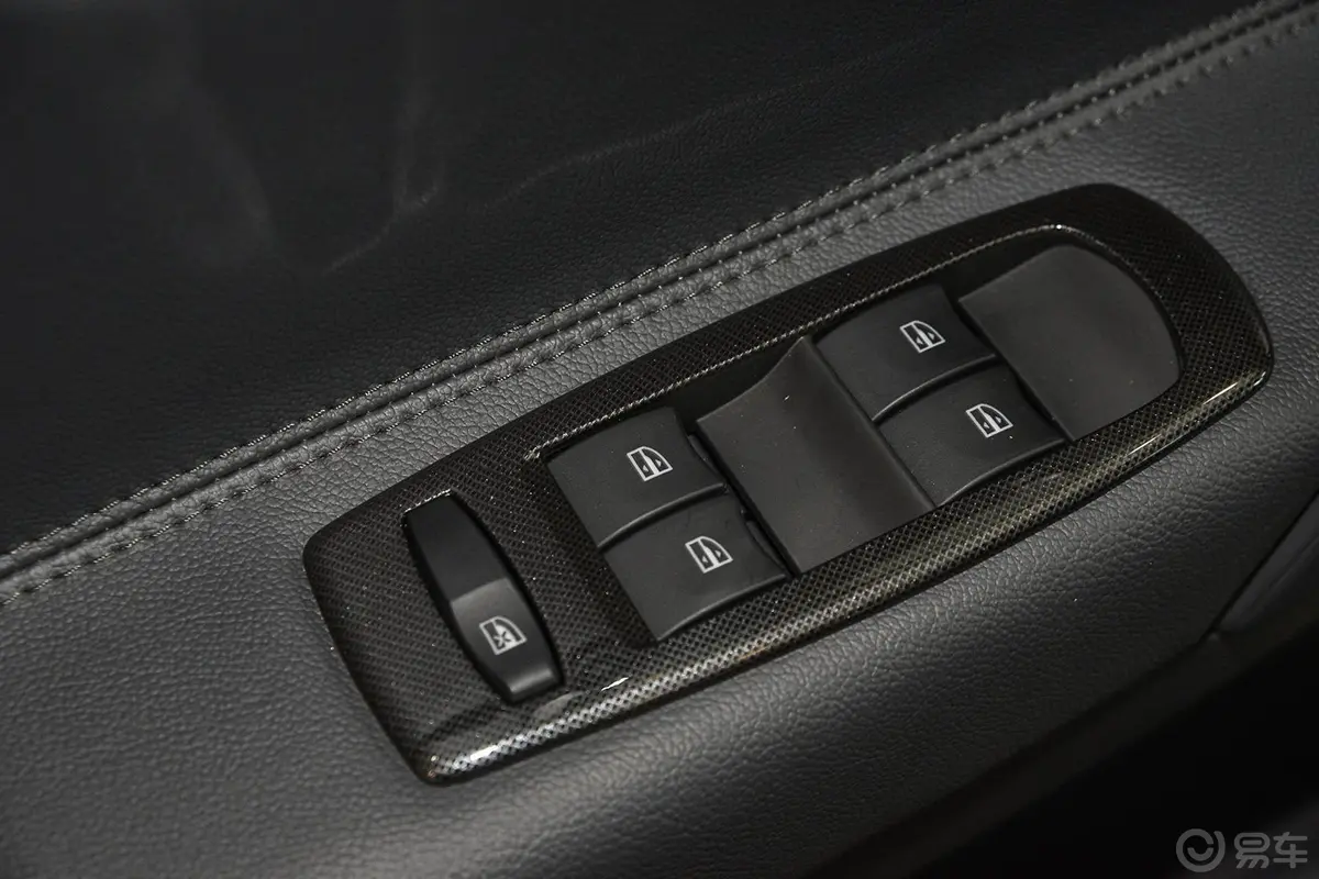 科雷傲(进口)2.0L 两驱 舒适版车窗升降键