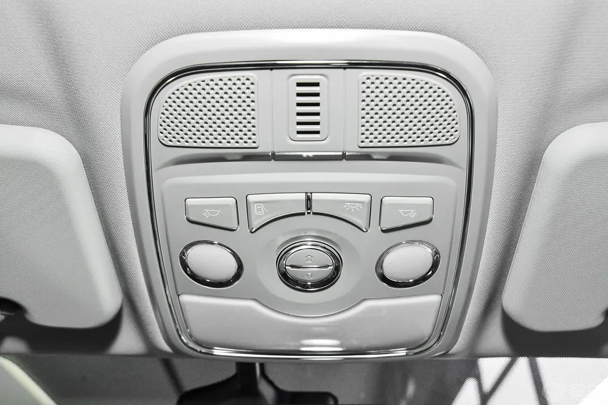 哈弗H6运动版 2.4L 自动 两驱 精英型前排车顶中央控制区