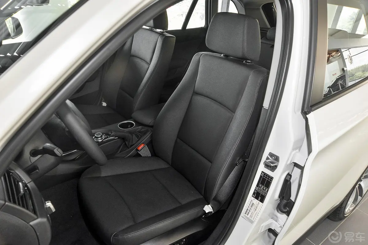 宝马X1sDrive18i 领先晋级版驾驶员座椅