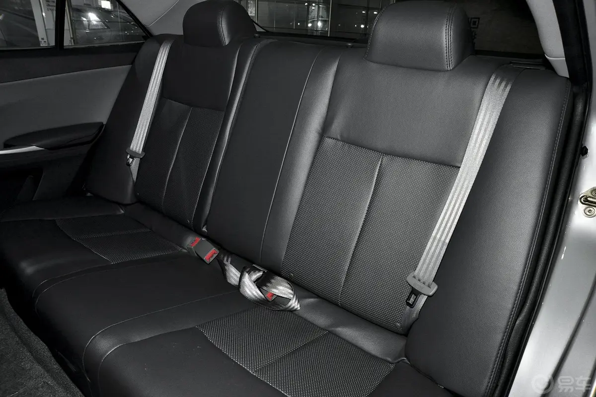 众泰Z300新视界版 1.5L 手动 豪华型后排座椅
