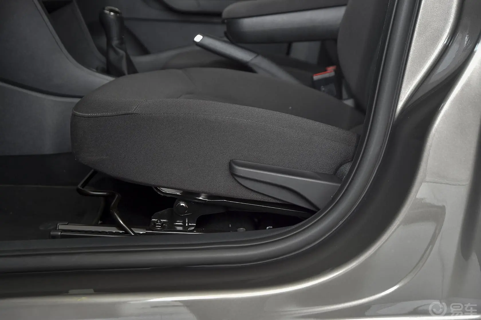 捷达质惠版 1.4L 手动舒适型座椅调节键