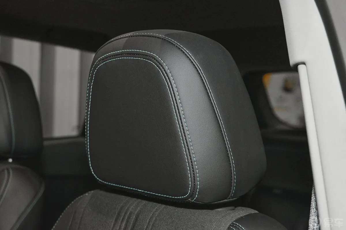 创酷1.4T 自动 豪华型驾驶员头枕