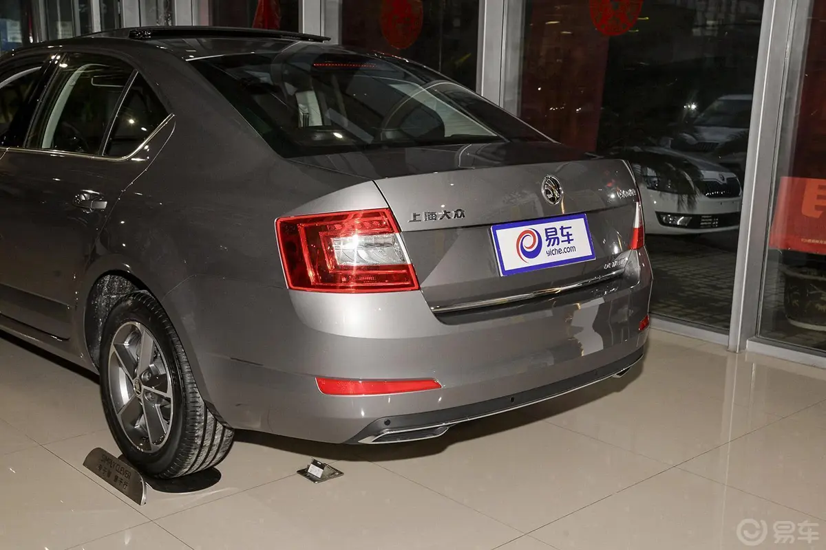明锐1.6L 自动智行版车尾局部