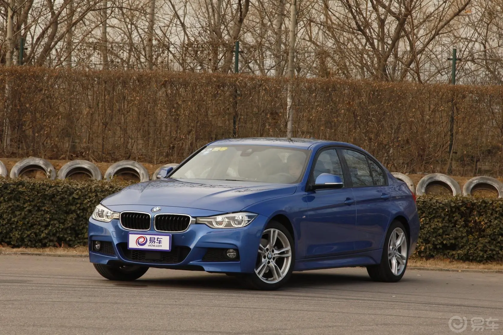 宝马3系328i xDrive M 运动型外观