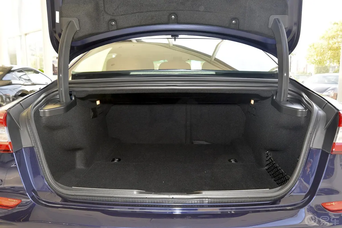 Quattroporte3.0T 四驱 标准型行李箱空间