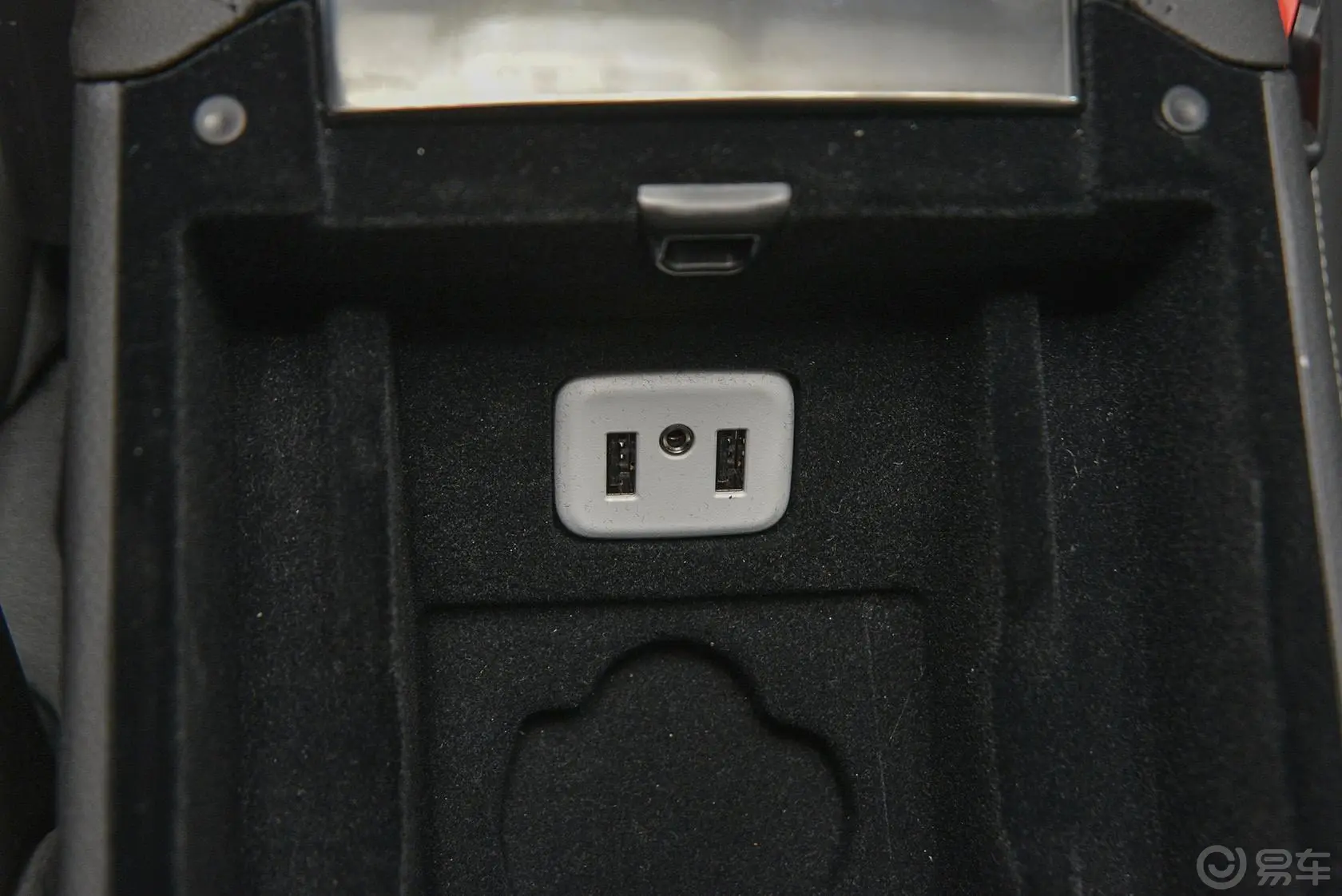 凯迪拉克ATS-L28T 领先型USB接口