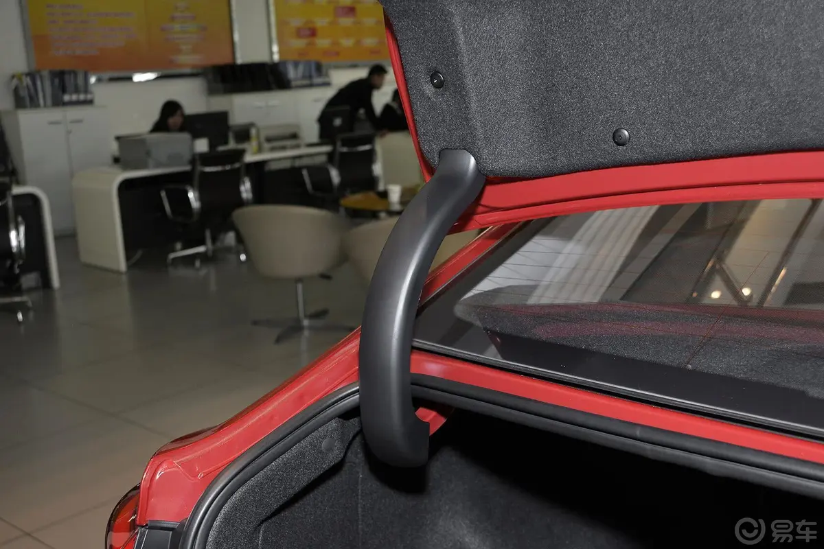 索纳塔2.4L 自动 TOP 旗舰型行李厢支撑杆