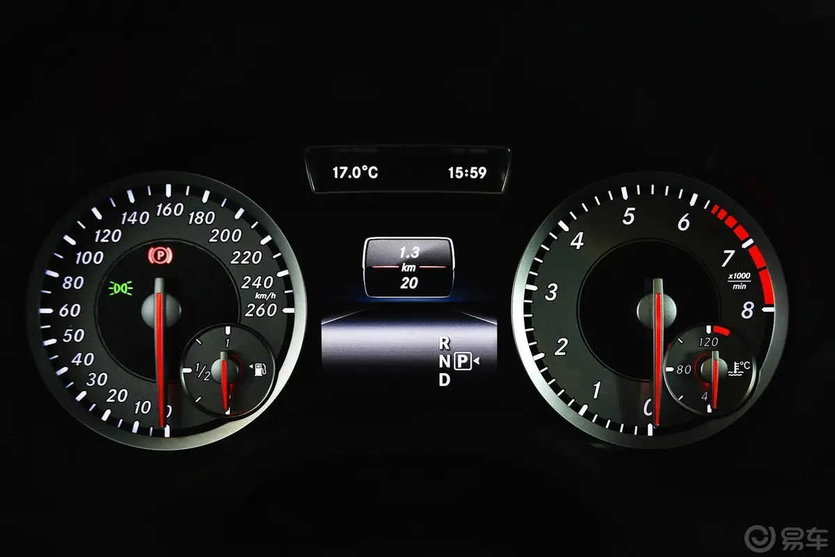 奔驰A级(进口)A 200 时尚型仪表盘背光显示