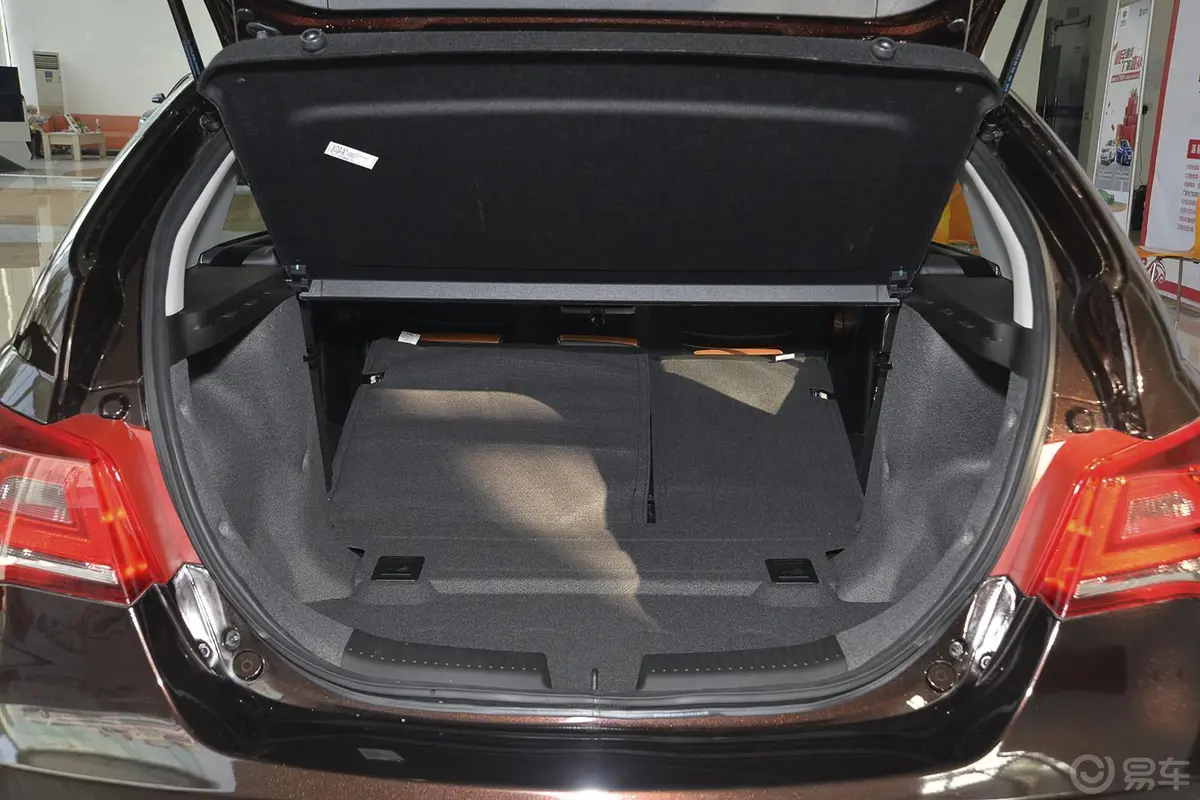 帝豪RS 1.5L CVT 向上版行李箱空间（后排全放倒）