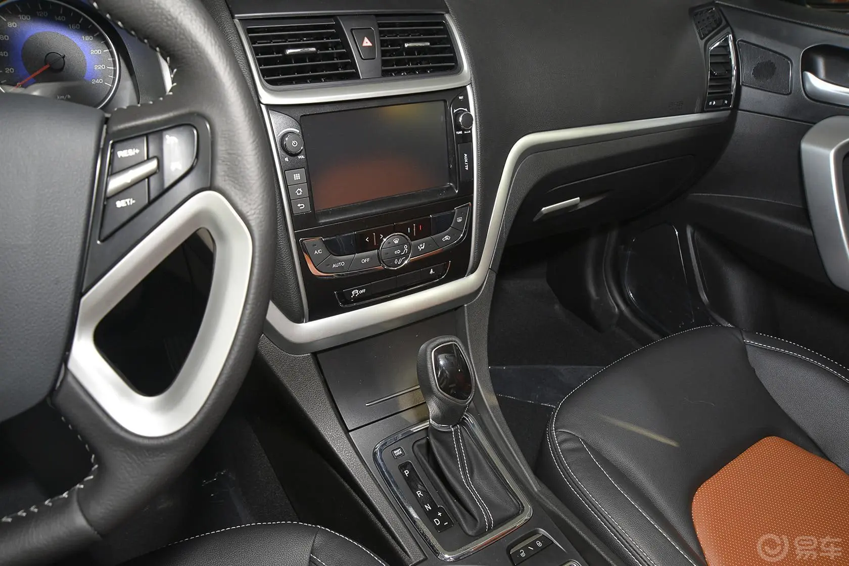 帝豪RS 1.5L CVT 向上版中控台驾驶员方向
