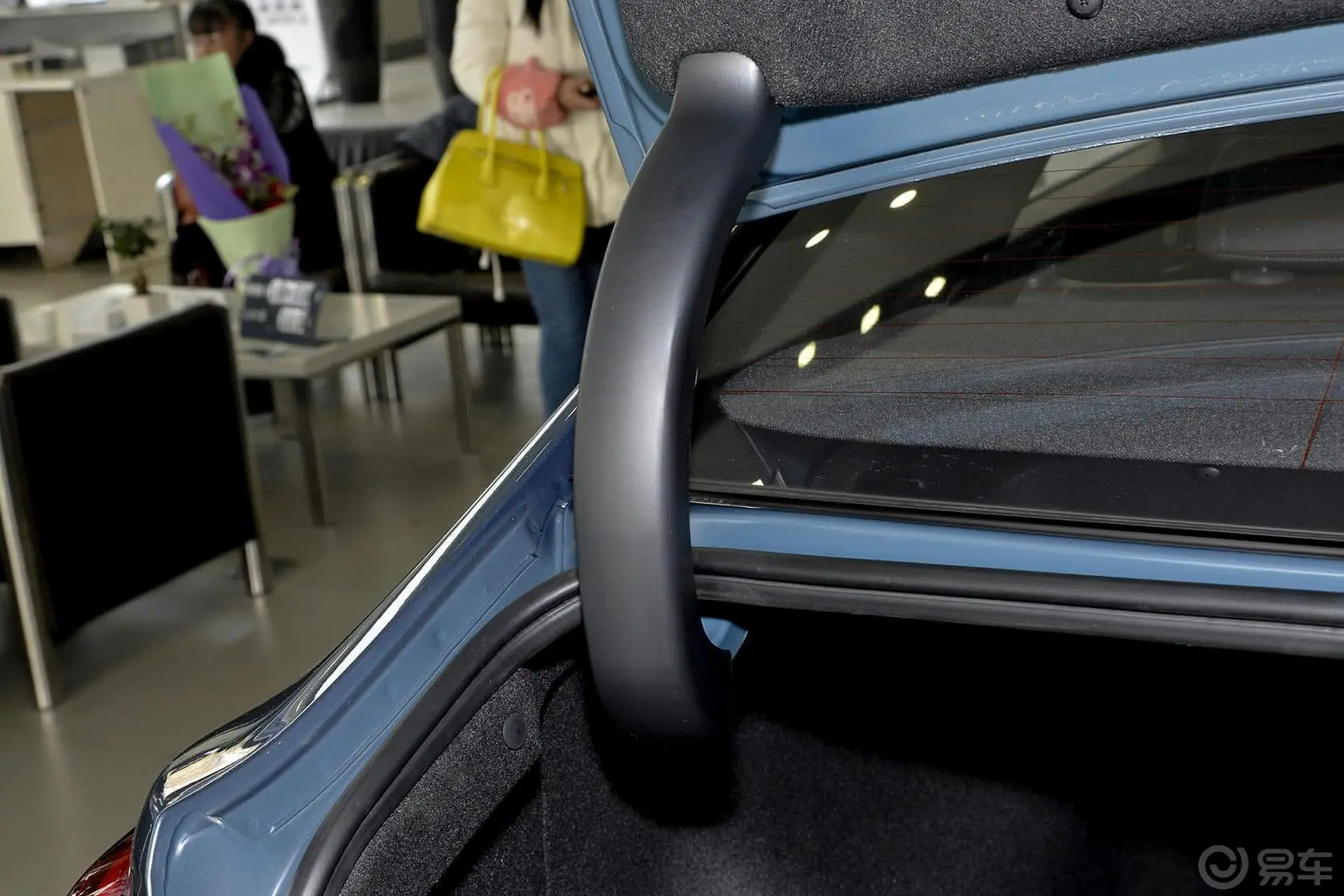 索纳塔1.6T 自动 GS 时尚型+娱乐包行李厢支撑杆