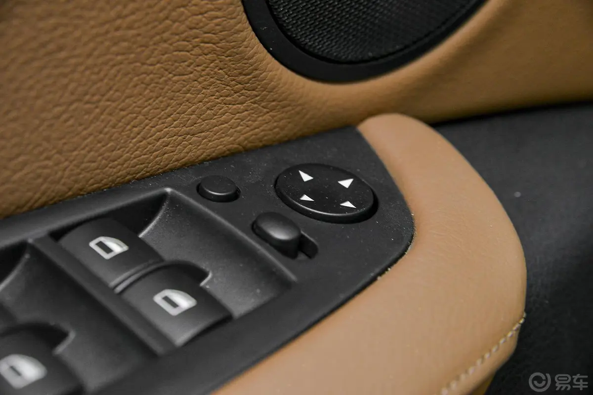 宝马X6xDrive35i 美规版车窗升降键