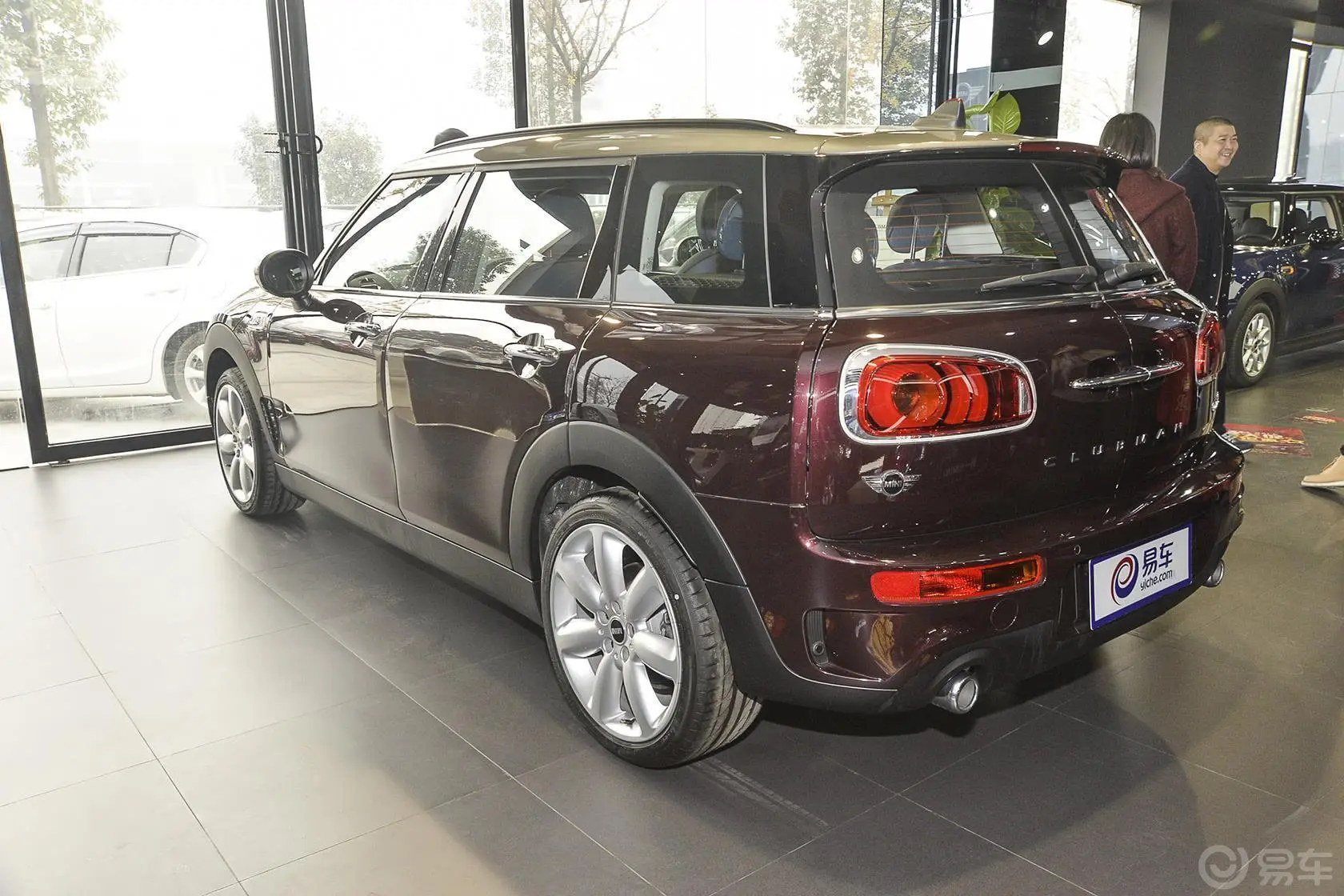 MINI CLUBMAN2.0T COOPER S侧后45度车头向左水平