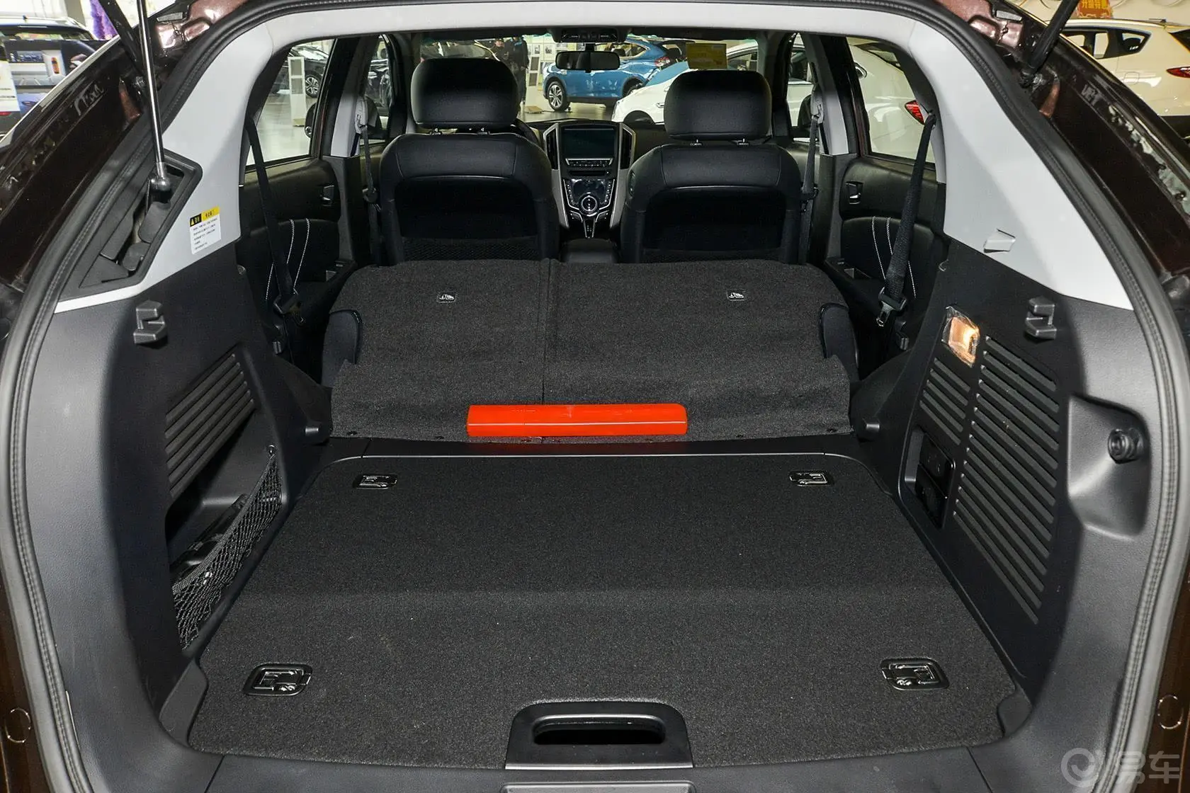 优6 SUV2.0T 智尊型行李箱空间