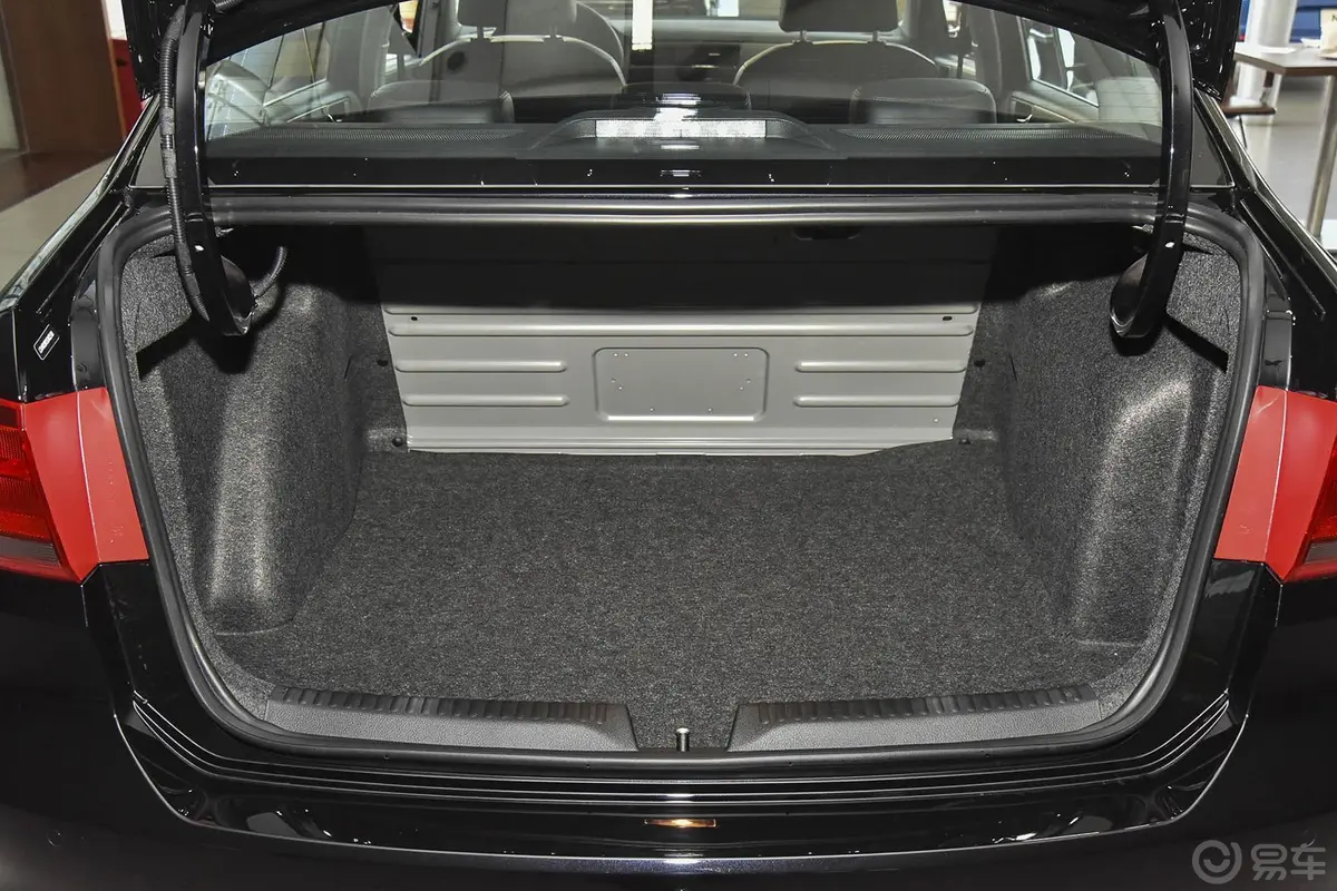 桑塔纳浩纳 1.6L 手动舒适型行李箱空间