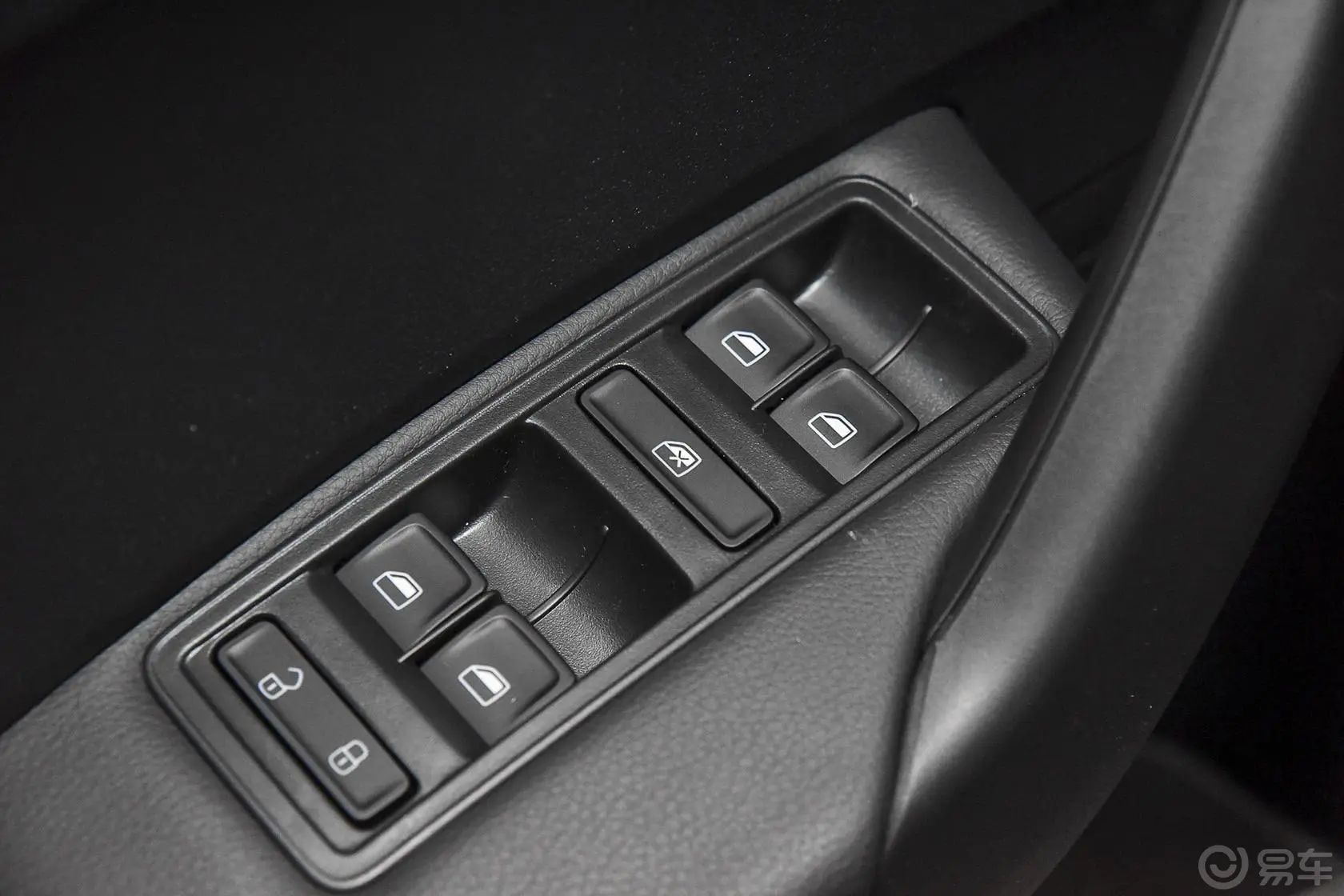桑塔纳浩纳 1.6L 手动舒适型车窗升降键