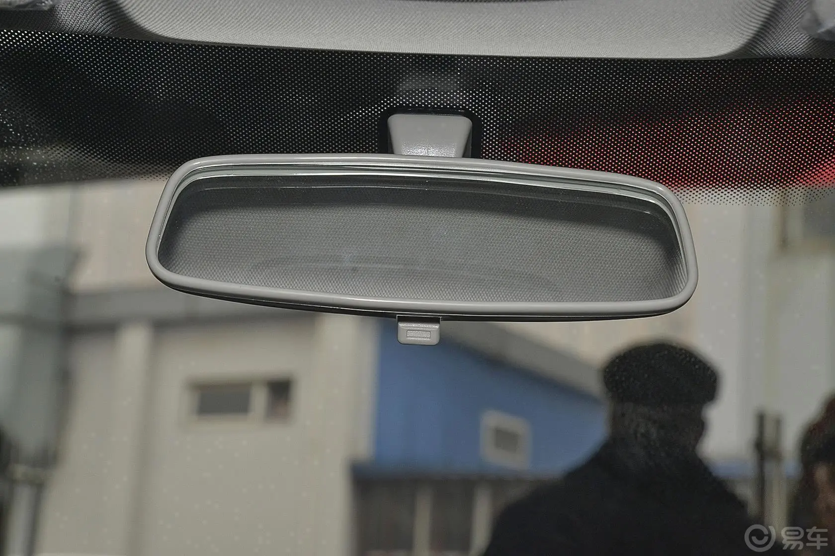 众泰Z5001.5T 手动 尊贵型内后视镜