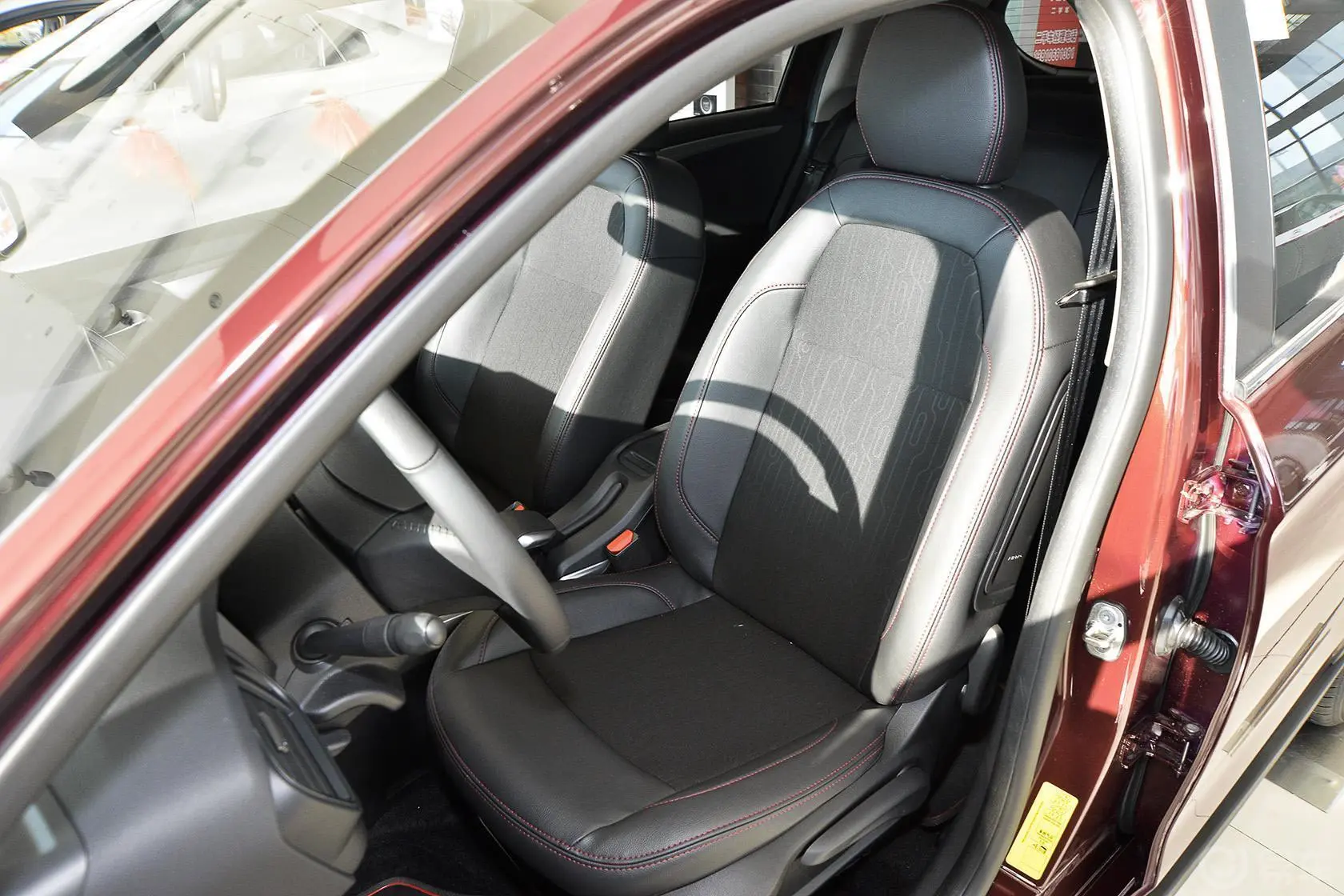 雪铁龙C3-XR1.6L 手动先锋型驾驶员座椅