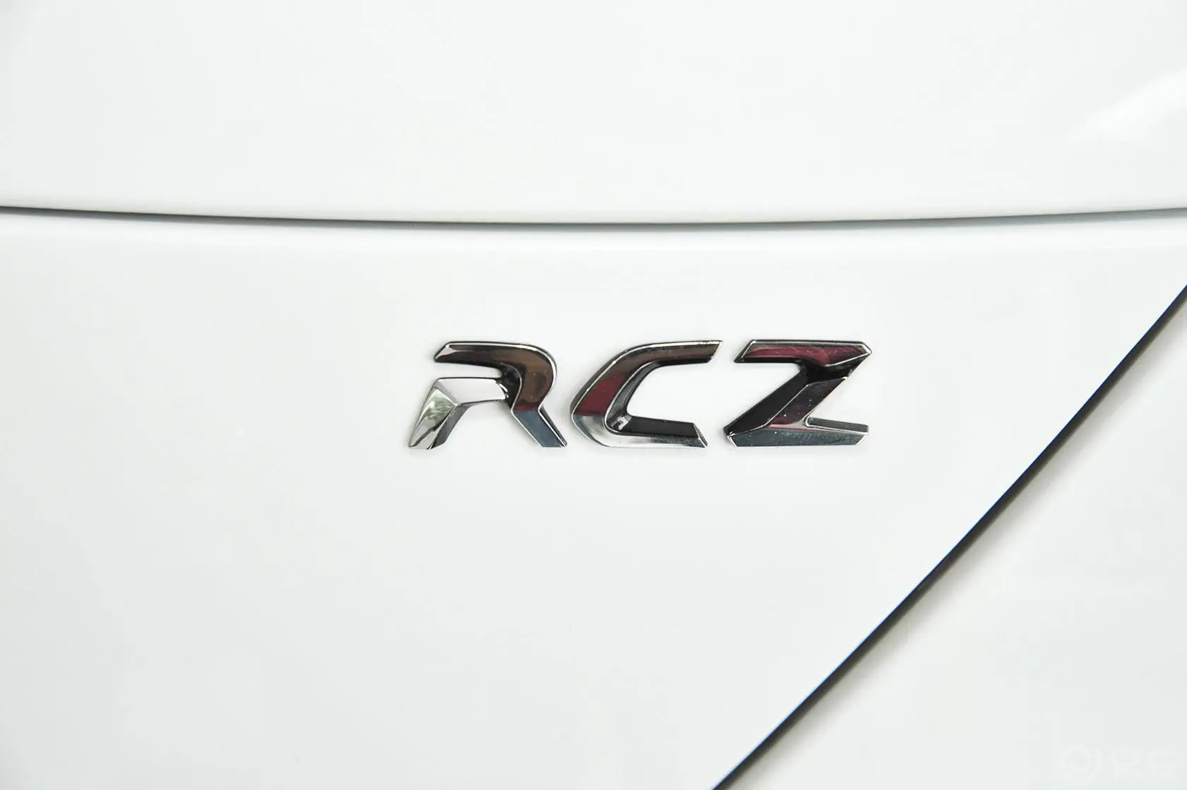 标致RCZ1.6T 自动时尚型尾标