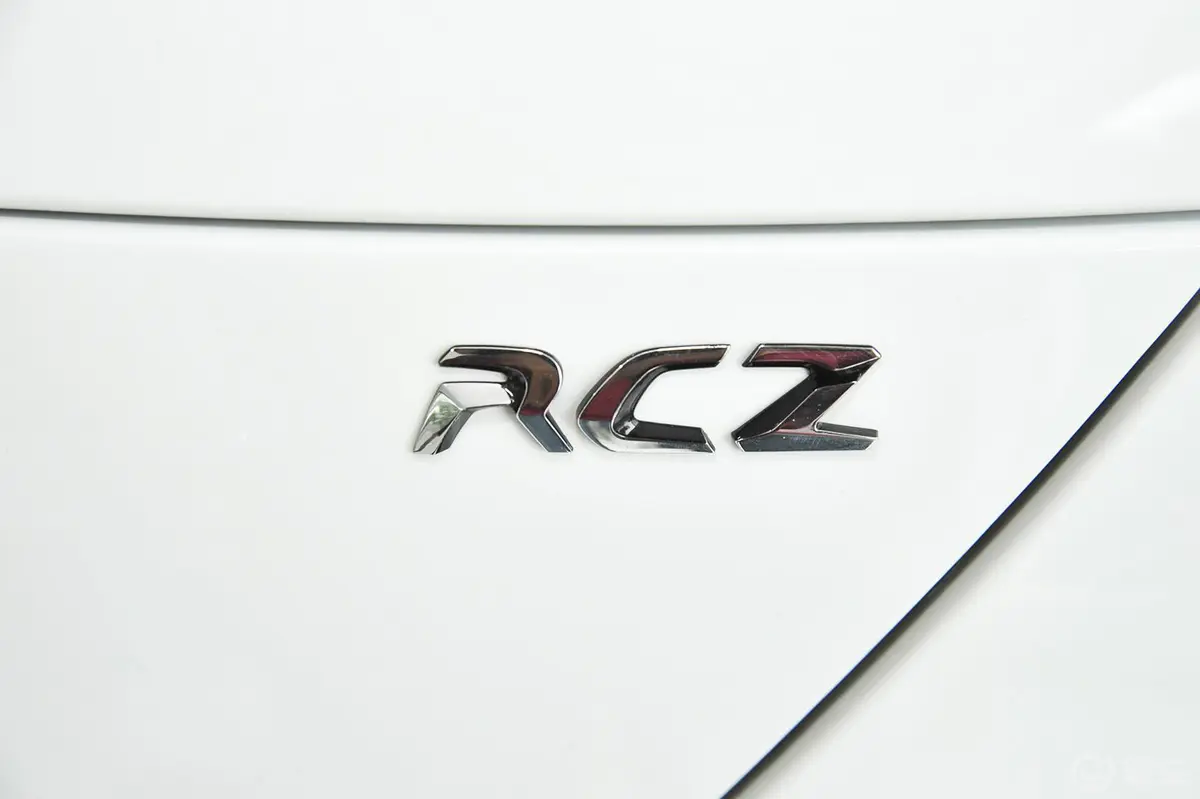 标致RCZ1.6T 自动时尚型尾标