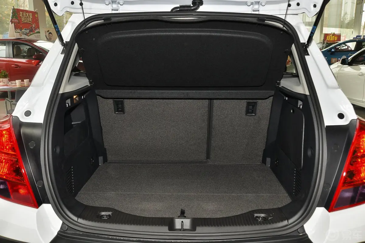 创酷1.4T 自动 豪华型行李箱空间
