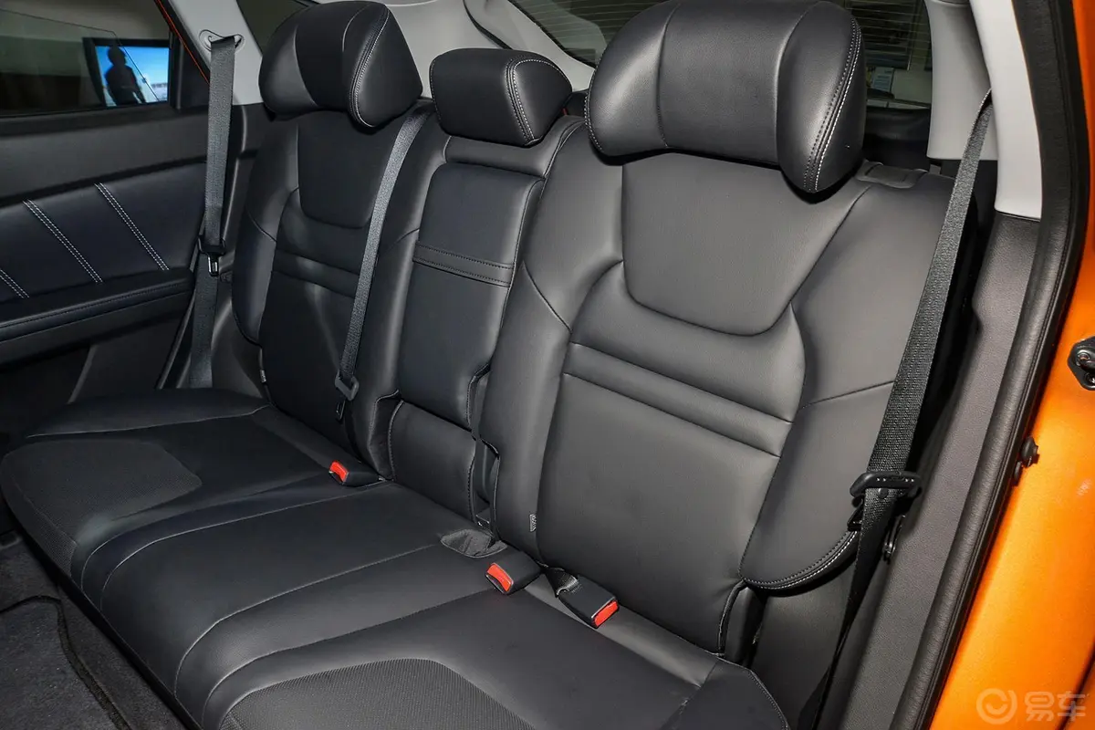 优6 SUV1.8T 时尚升级型后排座椅