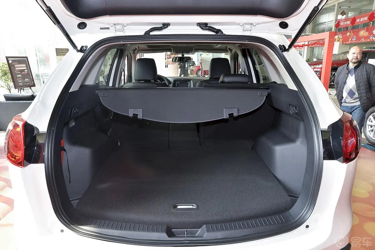马自达CX-52.5L 手自一体 四驱 尊贵版行李箱空间