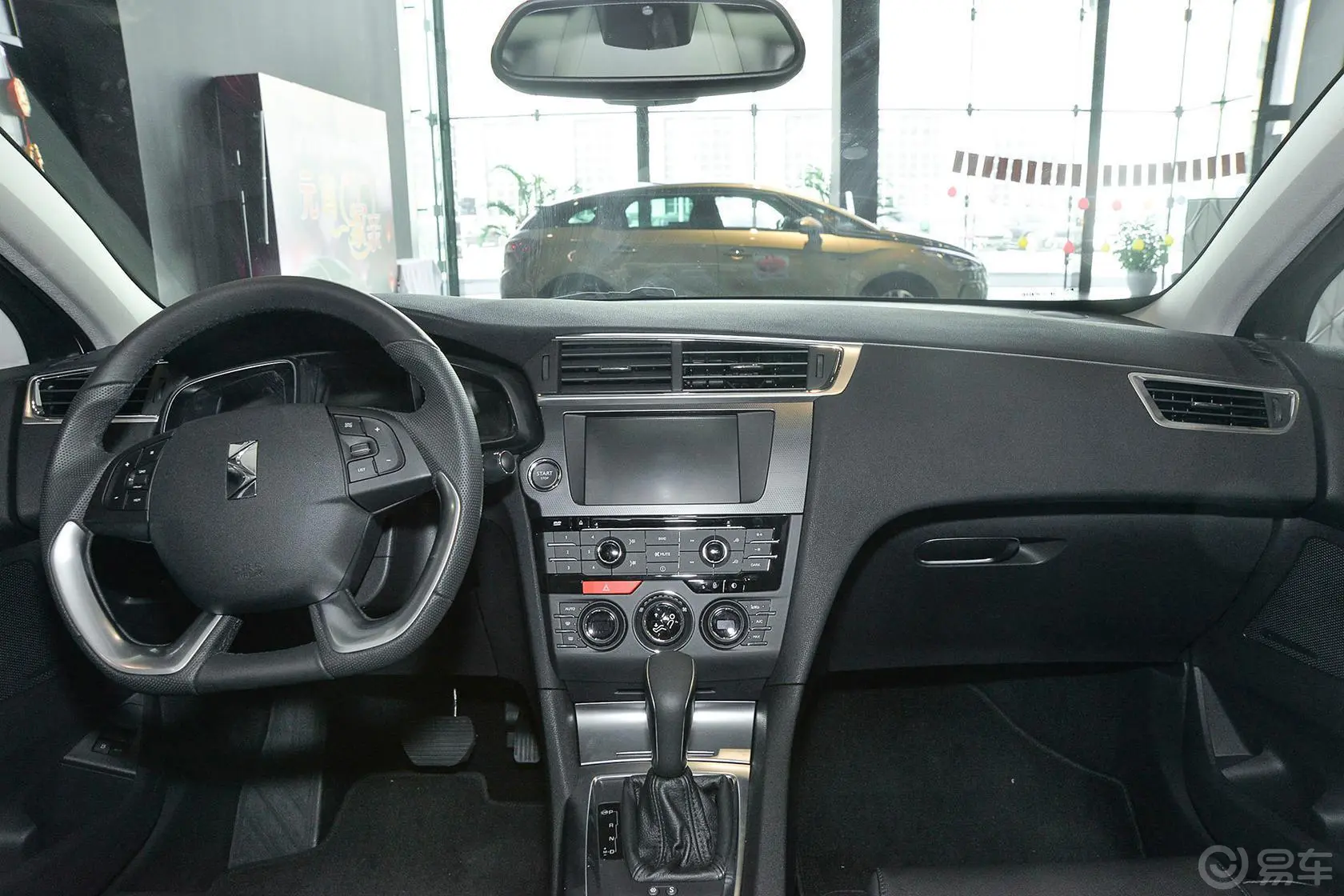 DS 61.6T 豪华版THP160中控台驾驶员方向