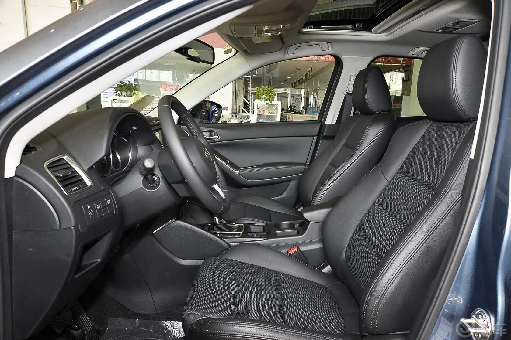 马自达CX-52.0L 手自一体 四驱 豪华版前排空间