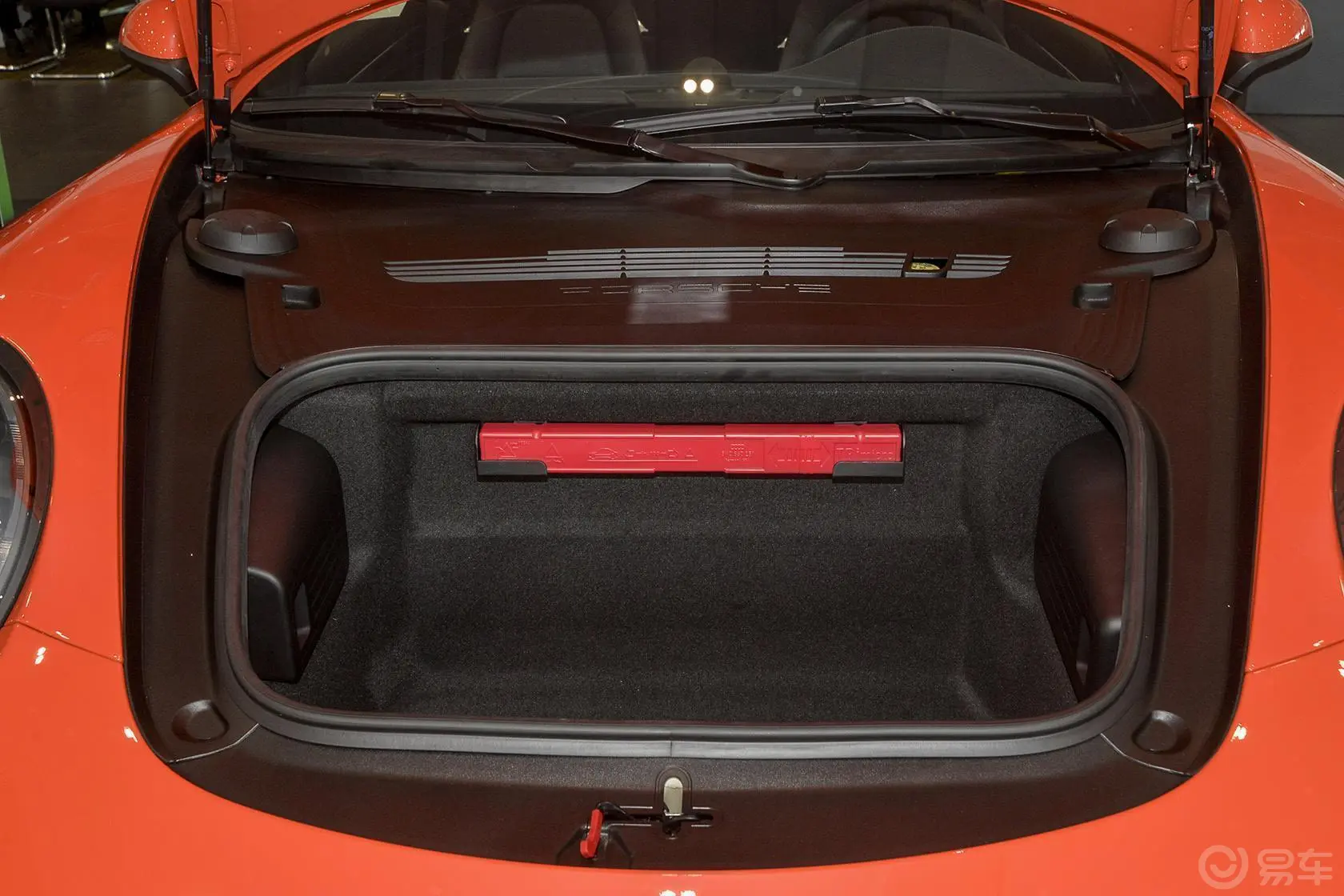 保时捷911Carrera Cabriolet 3.4L Style Edition行李箱空间