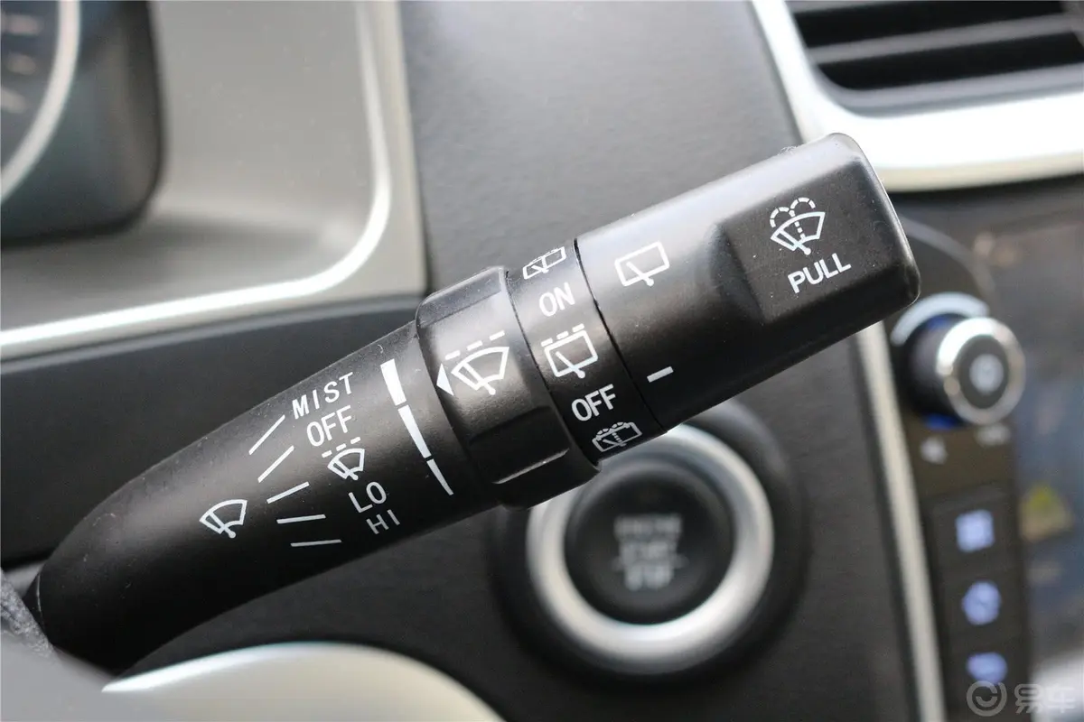 帝豪RS 1.3T CVT 向上版雨刷器开关