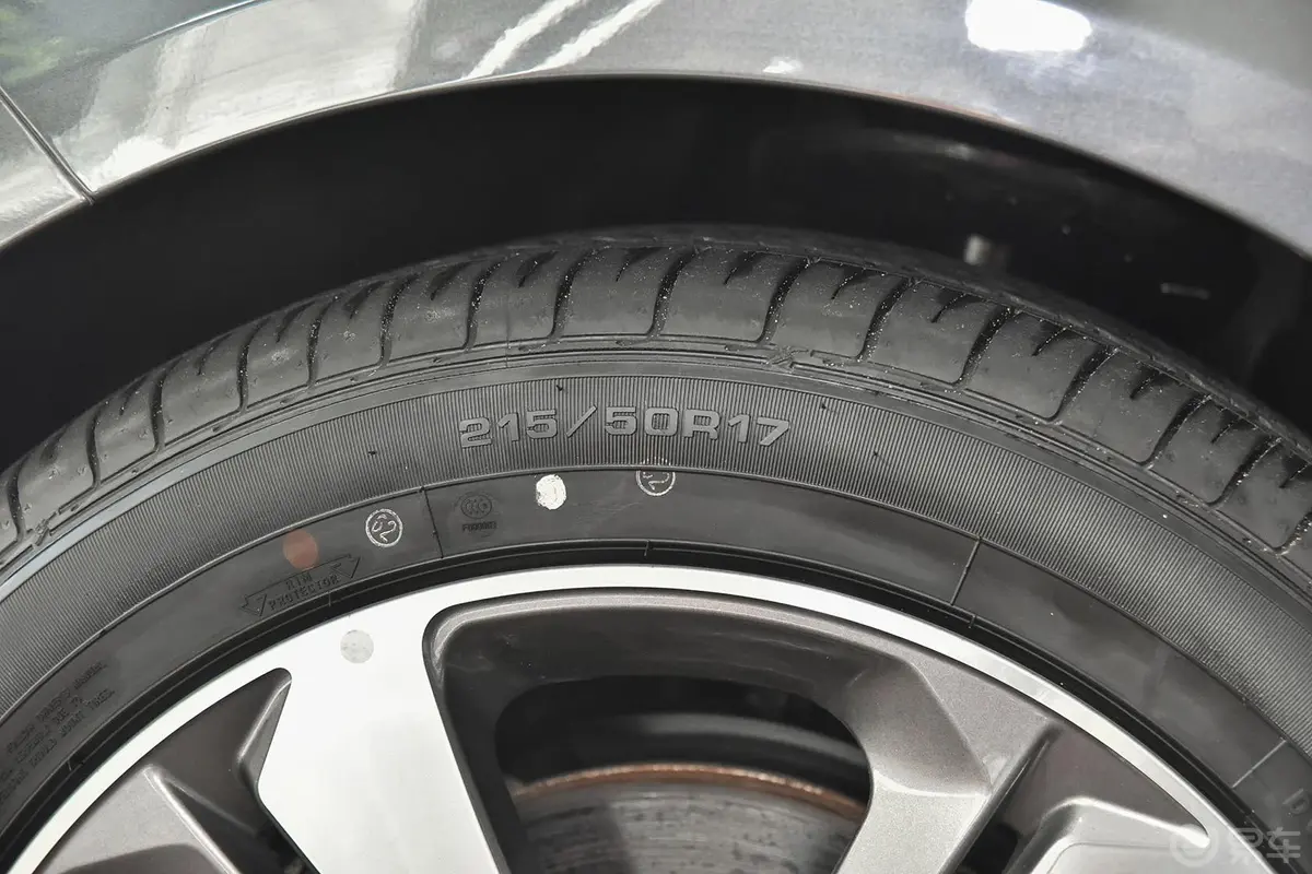 标致308S1.6T 手自一体 劲驰版轮胎规格