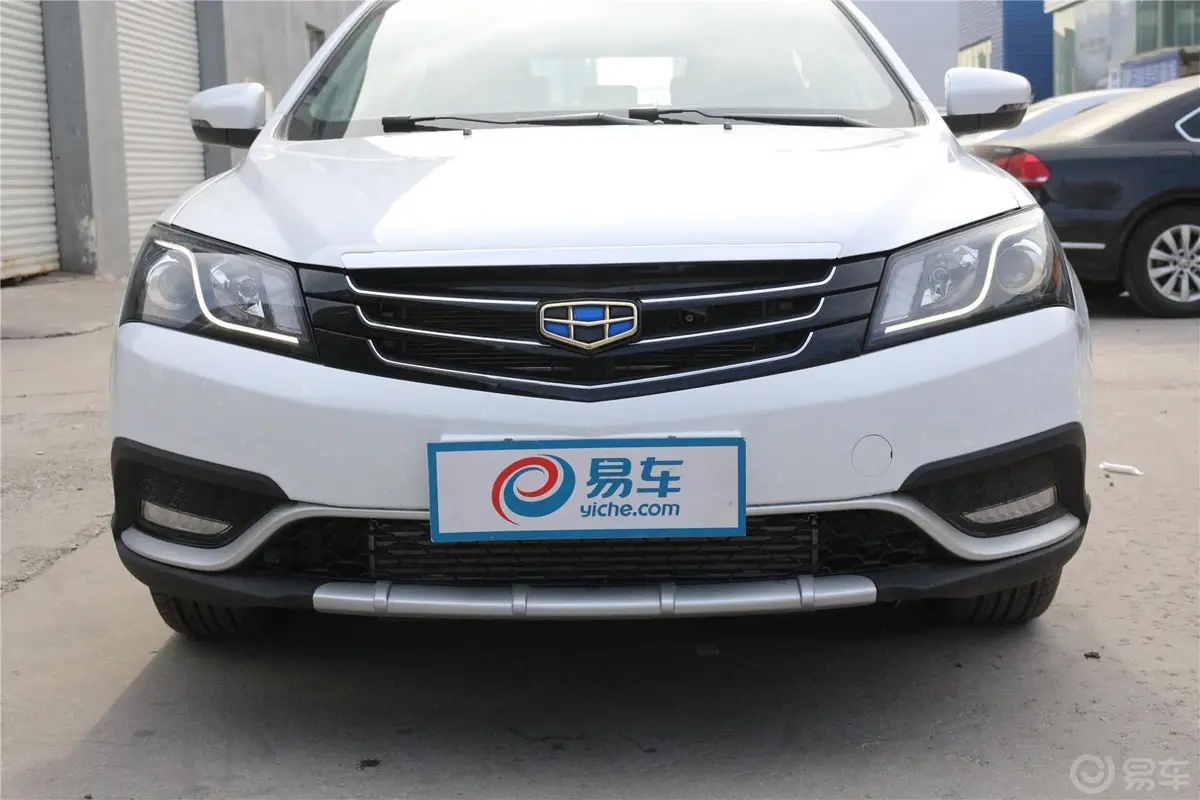 帝豪RS 1.3T CVT 向上版前格栅侧俯拍