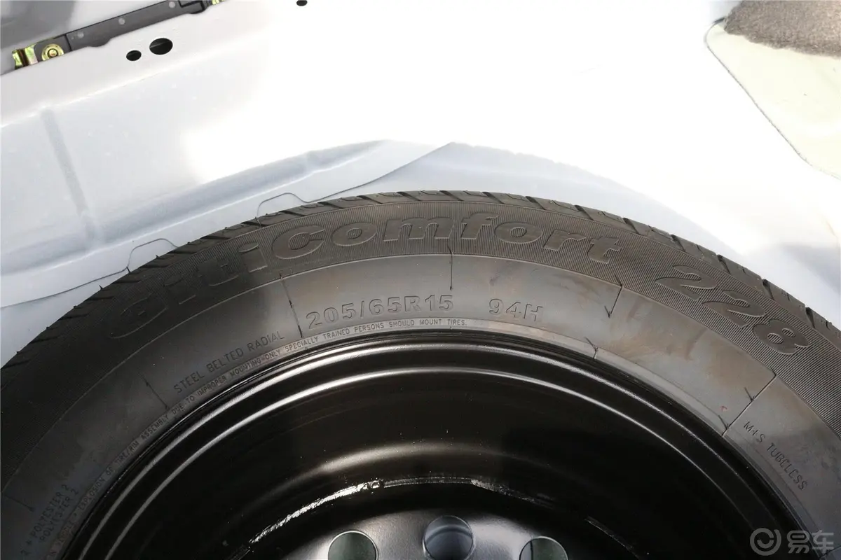 帝豪RS 1.3T CVT 向上版备胎规格