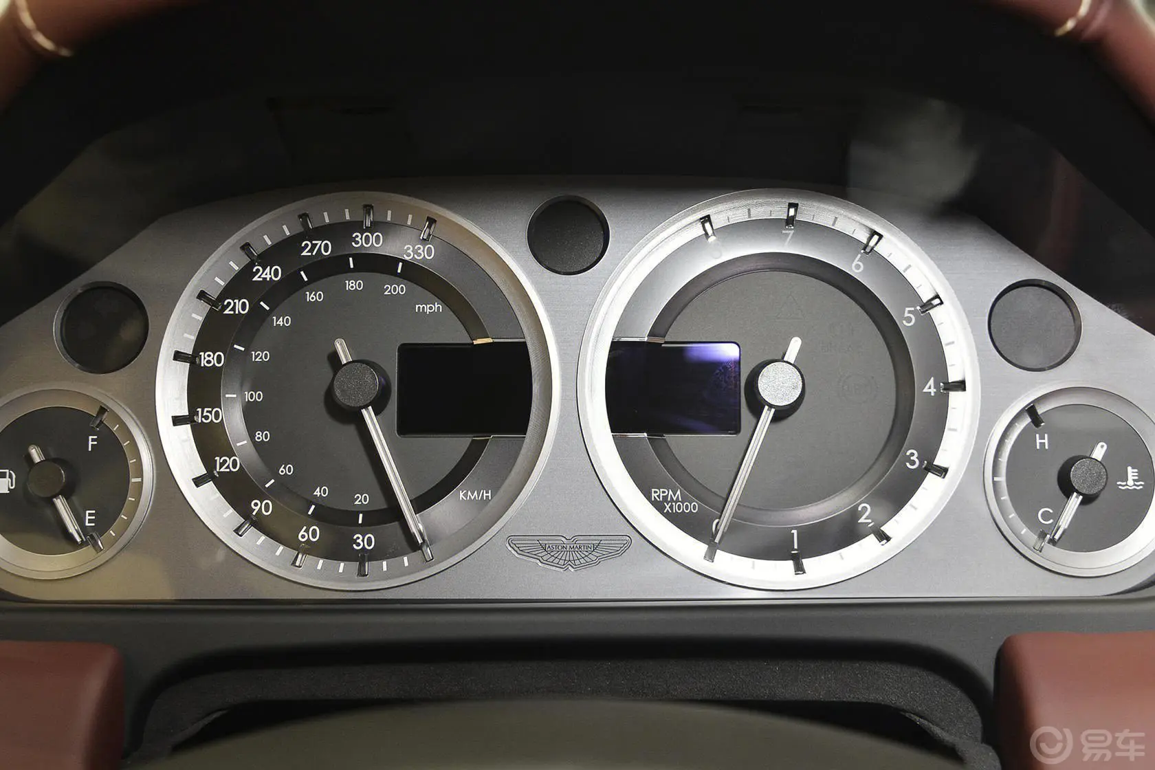 V8 Vantage4.7L Coupe仪表盘