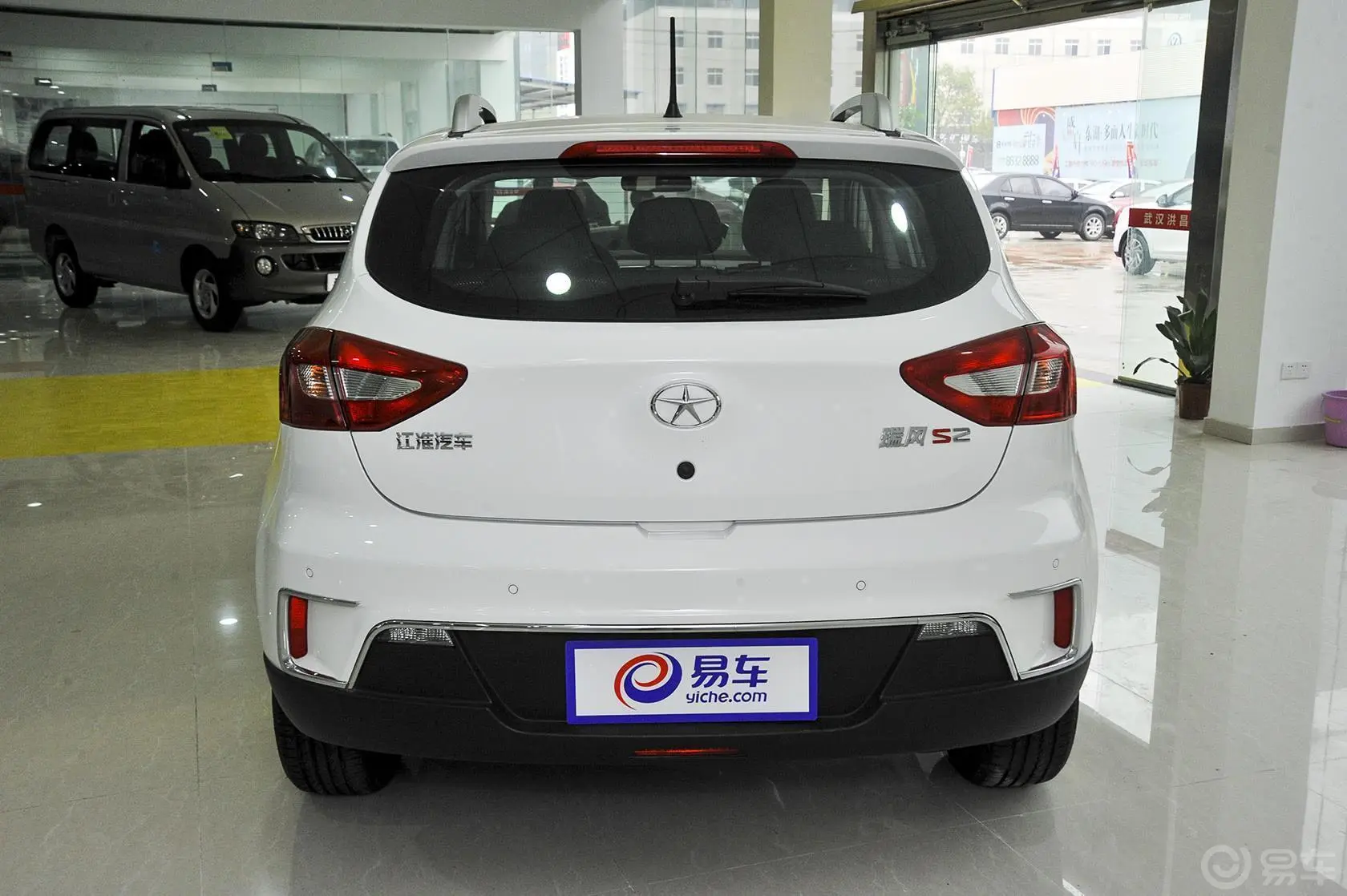 瑞风S21.5L CVT 豪华型正后水平