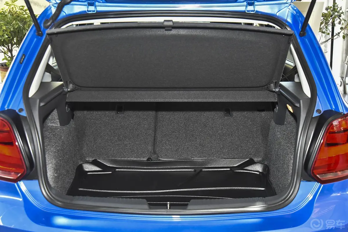 Polo1.4L 手动 舒适版行李箱空间