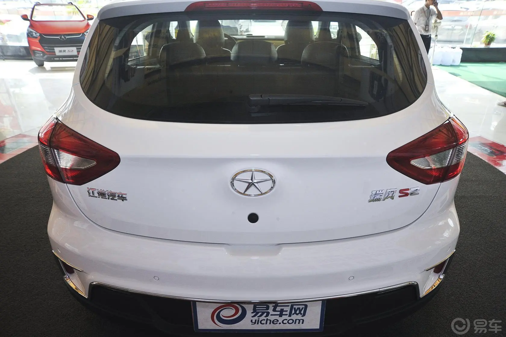 瑞风S21.5L CVT 豪华智能型正后水平