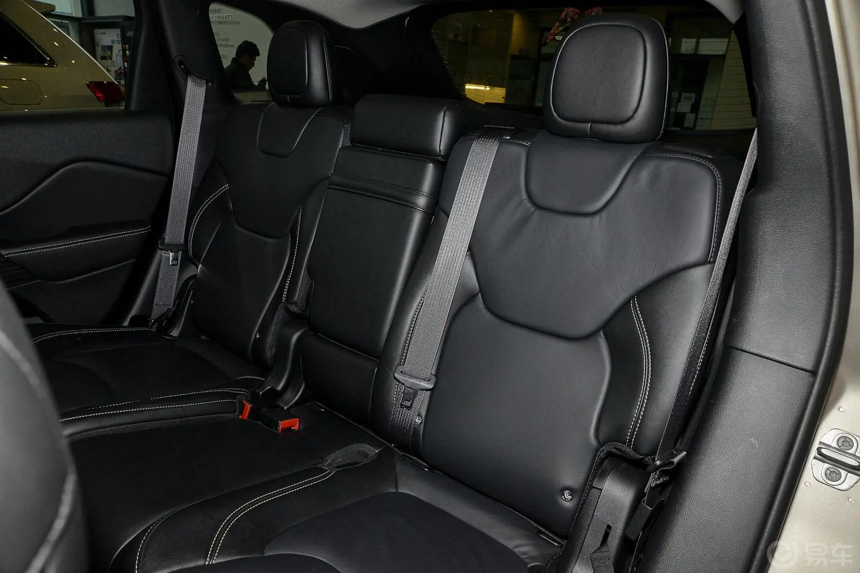 自由光(进口)2.4L 自动 豪华版驾驶员座椅